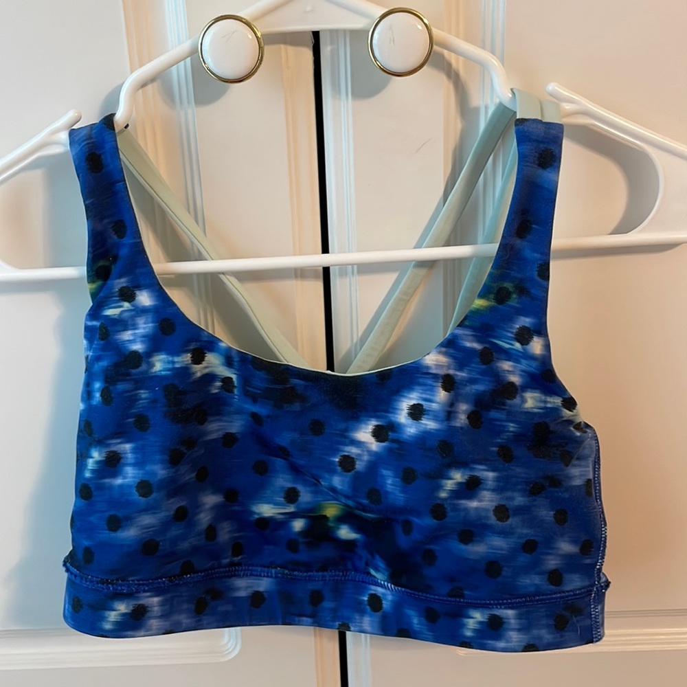 Blue pattern lululemon sports bra